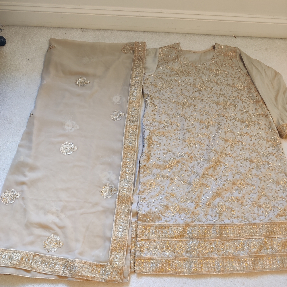 Pakistani Indian shalwar kameez suit